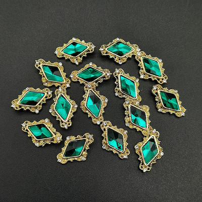 1 kutija Nail Art Rhinestones Kristalno staklo Drago kamenje 3D legura Srce Nail Decoration Mix Charms Nail Diamonds DIY za pribor za nokte