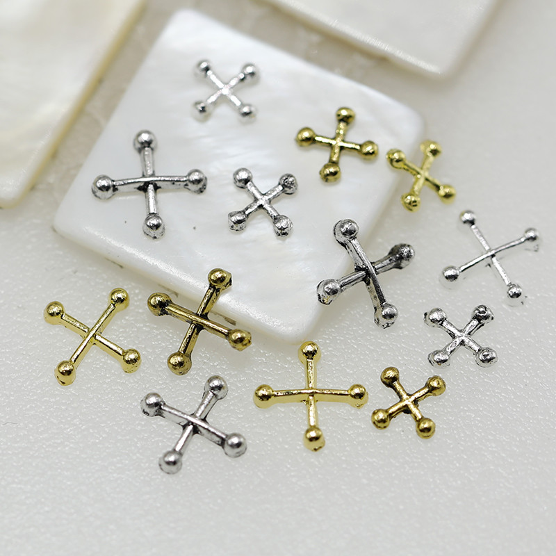 50 db Cross Nail Charms Strasszos Punk Gothic Design Luxus Nail Art kellékek 3D Charm DIY Tips Manikűr Dekoráció