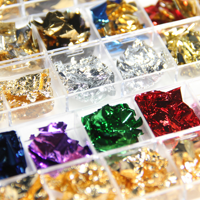1 кутия Златни алуминиеви люспи Nail Art Glitter Paillette Пайети Неправилен пигмент Златно фолио Хартиени люспи Хромирани декорации за нокти