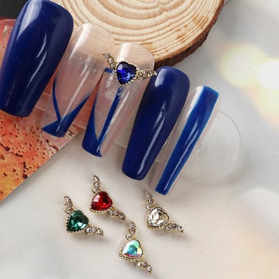10Gb Sikspārņu spārni Valentīndienas Sirds Rhinestones Nagi Piekariņi 3D Kristāla sakausējuma Nagu dekori Metāla Nūjiņas Spieķi Aksesuāri