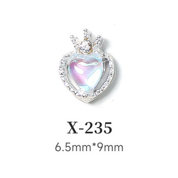10PCS Crown Heart Nail Charms Луксозни бонбонени дизайнерски нокти от сплав със кристали Декори 3D Сърце от праскова Кленови листа Части за нокти