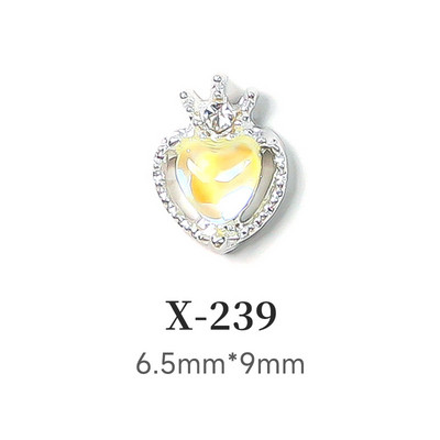 10 τμχ Crown Heart Nail Charms Luxury Candy Color Designer Alloy Nails Rhinestones Decors 3D Peach Heart Maple Leaf Nails Parts