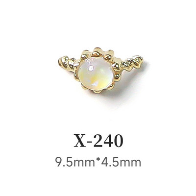 10 τμχ Crown Heart Nail Charms Luxury Candy Color Designer Alloy Nails Rhinestones Decors 3D Peach Heart Maple Leaf Nails Parts