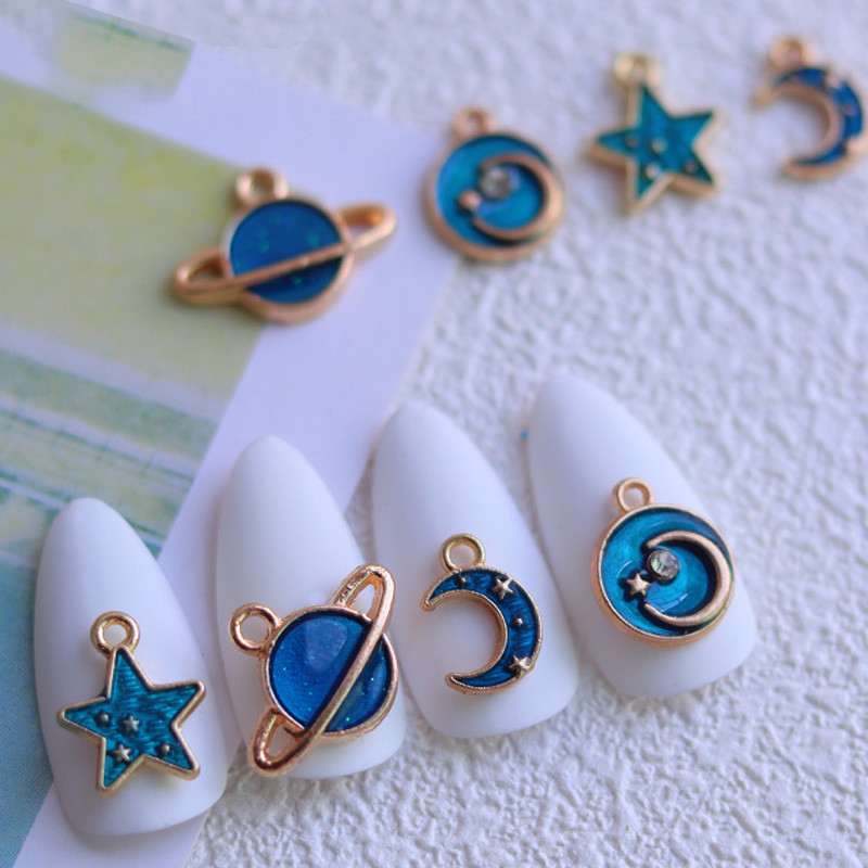 10db Planet Nail Art Ékszer Star Moon Ötvözet Nails Charms Alkatrészek 3D Exquisite Fém Kiegészítők Barkácsolás Kék Manikűr Dekoráció W12