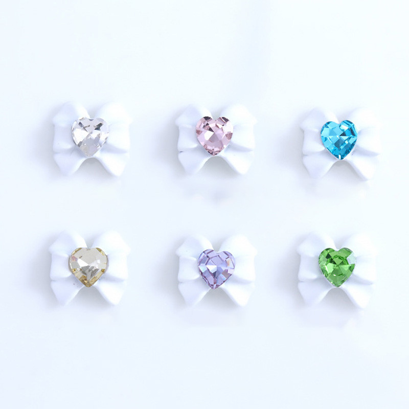10vnt Bowknot Heart Diamonds Nails Art Charms 3D Love Crystal Rhinestones Dekorai Baltos Purškiamų Dažų Manikiūro Priedai 10*11mm