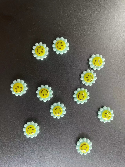 10Pcs Sun Flower Smiles Nail Rhinestones 3D Kawaii Resin Nails Art Charms 11x11mm Šareni pribor za manikuru Dekoracije 2022.