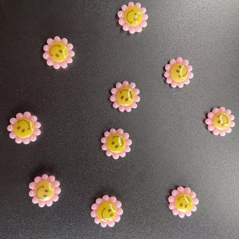 10Pcs Sun Flower Smiles Nail Rhinestones 3D Kawaii Resin Nails Art Charms 11x11mm Šareni pribor za manikuru Dekoracije 2022.