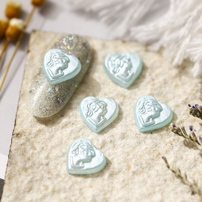 20 vnt. Kissbye lūpų nagų papuošimai LOVE angliškų raidžių dervos žavesiai, dalis 3D širdis, grožis, mergaitė, galva, krištoliniai nagai, papuošalai