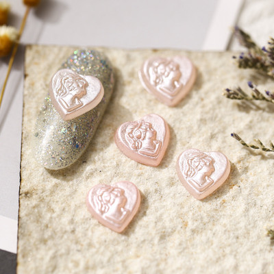 20 vnt. Kissbye lūpų nagų papuošimai LOVE angliškų raidžių dervos žavesiai, dalis 3D širdis, grožis, mergaitė, galva, krištoliniai nagai, papuošalai