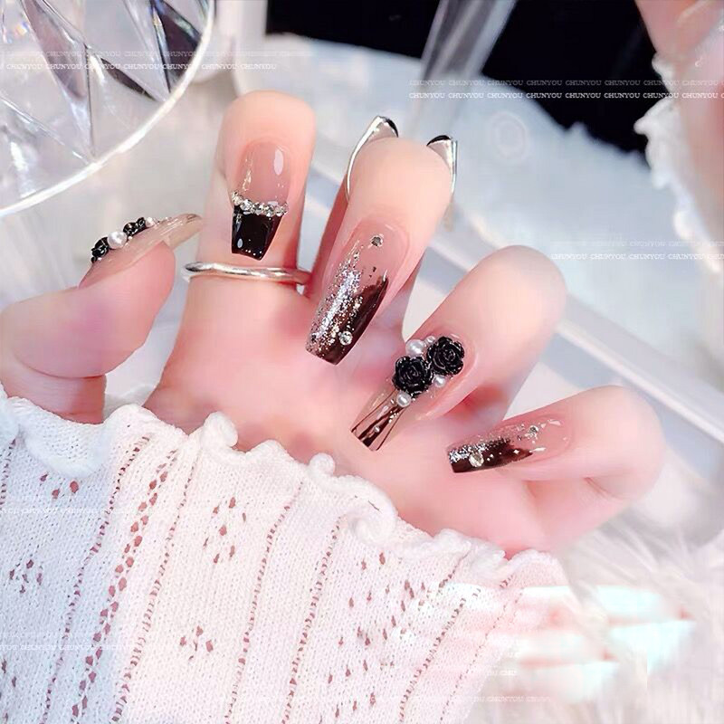 100 komada Tamne ruže privjesci Ukrasi za nokte 6/8 mm Mat Vintage Nakit Dijelovi za nokte 3D Flatback Smola Crno cvijeće Ornament za manikuru