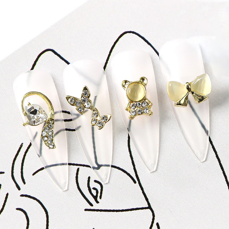 10 komada aluminijske visoke pete nakit za nokte privjesci 3D kruna medvjed srce dijamant luksuzni ukrasi za nokte 2022 metalni pribor za manikuru