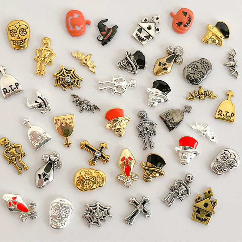 50db Retro Nail Charms Halloween Dekoráció Fém Nail Art Design Koponya Pumpkin Diamond Vintage Luxus Nails Manikűr eszköz
