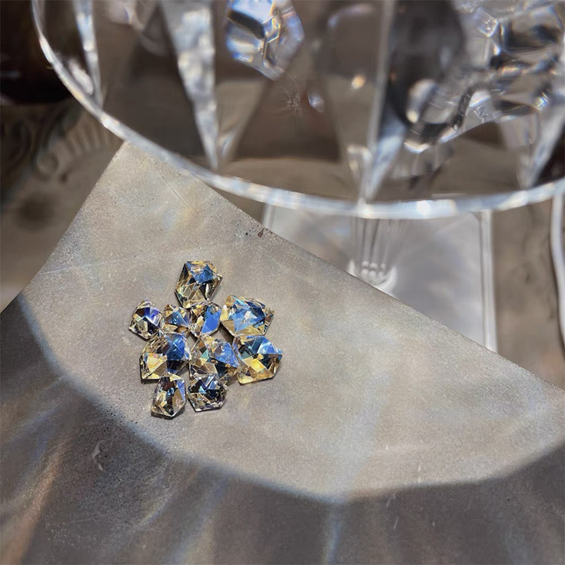 Netaisyklingo ledo kubo nagų dailė Kalnų krištolinio taško dugnas, blizgus krištolinis stiklas, mišraus dydžio 3D pirštų nagų dekoravimas, pasidaryk pats, 20/50 vnt.