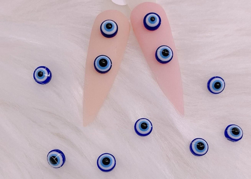 50db/táska Blue Eyes 3D Resin Nail Charms DIY Nail Art Dekorációs Gyöngyök ékszerekhez Köröm Strasszkő Manikűr Kiegészítők 6-8mm