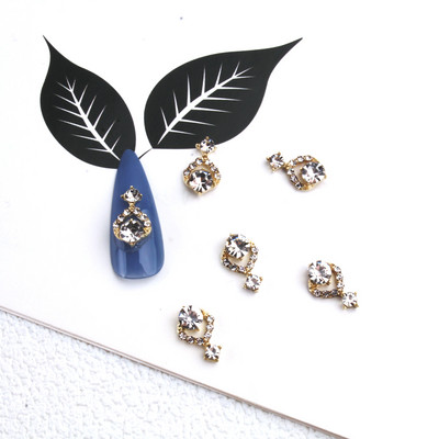 10db Golden Pearl Gems Design Charms Köröm Macskaszem Pillangó Korona Kereszt Dísz Divatos Dangle Maincure Art Charm Medálok J348