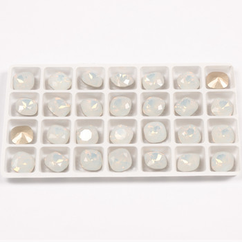21PCS Малък размер 8MM Cushion Cut Shape Nail Най-добро качество Изискани кристали върху кристали Beauty Glitter Stones For Nail Art Gem