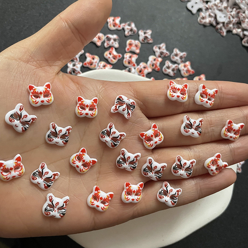 100 DB japán róka maszk gyanta köröm varázsa Naughty Foxy Cat Half Cos díszek lapos dekorok manikűr díszíti körmöket 10*11mm