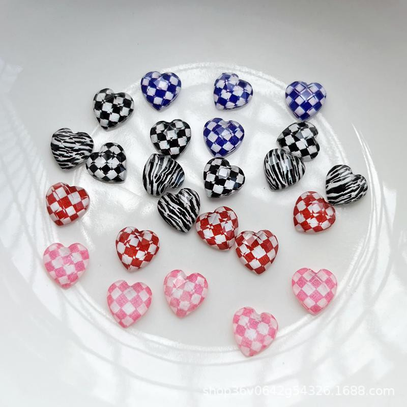 20 komada ružičaste šahovnice za nokte u obliku srca, kamenčići, plavi vodeni trodimenzionalni promjer s ravnim leđima, ukrasi od smole za nokte, kamenčići