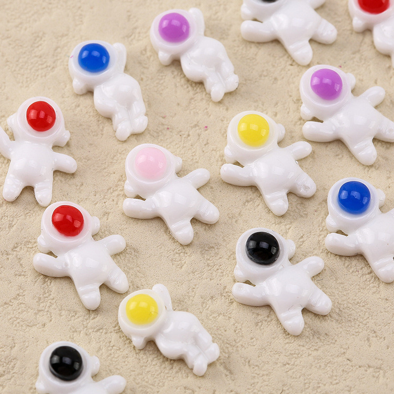 20 Ples u svemiru: Kawaii Spaceman Šarm Lijepi bijeli astronautski prst Uljepšajte plavo neonsko žuto 3D umjetnički dizajn dodaci za nokte