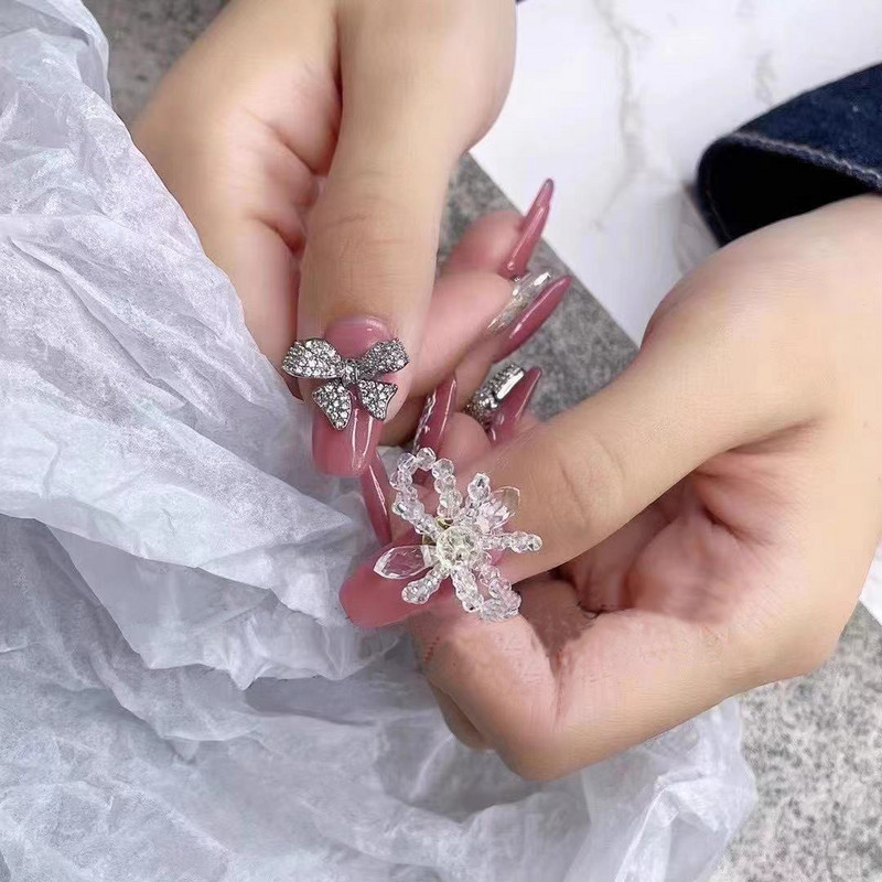 2022. Niche Vintage francuski leptir za ukrašavanje noktiju Kristalno prozirni ručno rađeni leptir s nitima od perli DIY ručni ukras za nokte