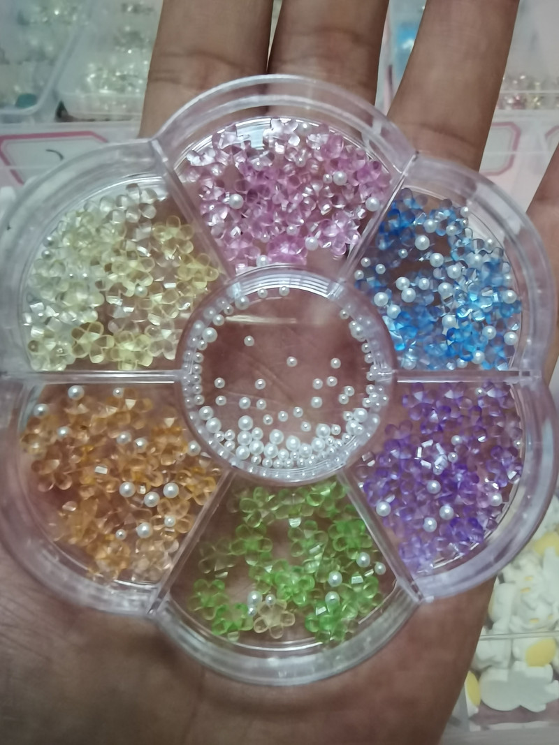Jelly Floret: 5 szirom nyári 3d akril virágos köröm készlet, elegáns puding virágok gyanta báj fehér körömdíszdoboz készlet 6 mm