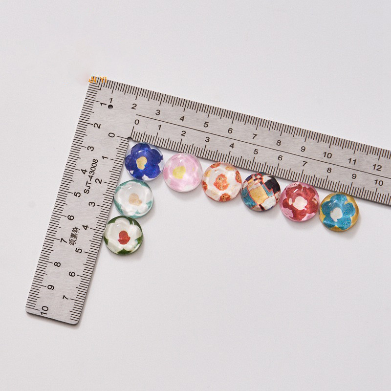 1980-as évek Vintage Flower Insider Konvex drágakövek Díszek köröm dekorokhoz Water Shadow Florets Resin Stones Körömcsúcsok Tartozékok 16mm