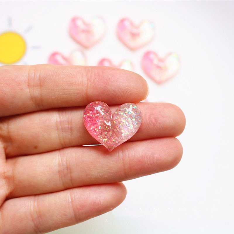 Girliness Heart: Színátmeneten csillogó körömdíszek Rózsás flitterek Kitöltő szívdíszítés Laposan villogó akrilcsúcsok Tartozék 3D