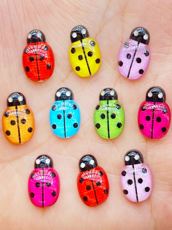 50db 3D gyanta körömbűvek színes bogár körömalkatrészek kiegészítők Kawaii barkács körömdíszítés