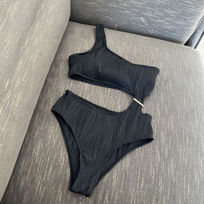 Új, aszimmetrikus, kivágott ráncos egyrészes fürdőruha Női fürdőruha, vállpárnázott fürdőruha Swim Lady V4100
