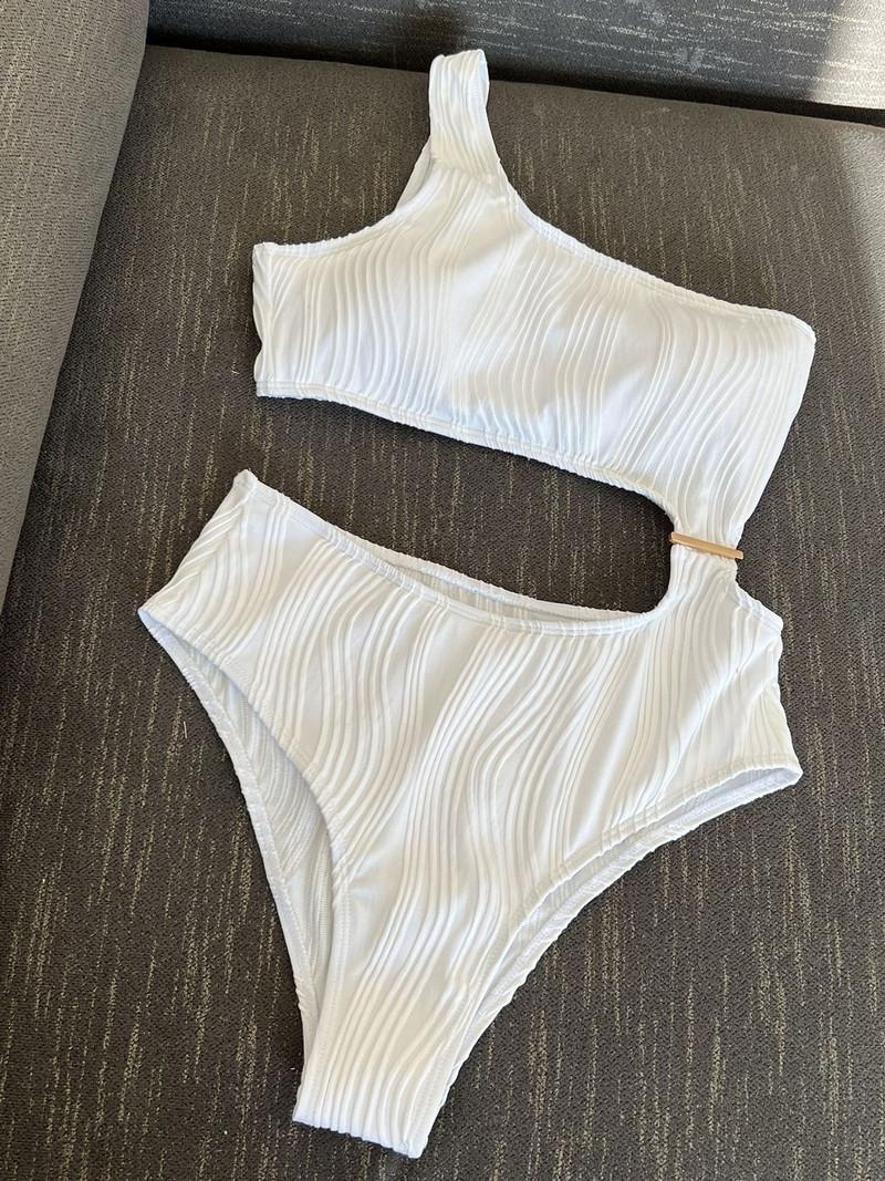 Új, aszimmetrikus, kivágott ráncos egyrészes fürdőruha Női fürdőruha, vállpárnázott fürdőruha Swim Lady V4100