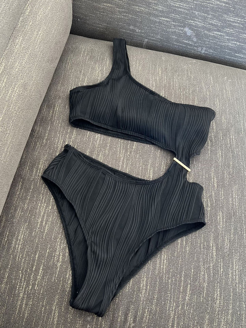 Új, aszimmetrikus, kivágott ráncos egyrészes fürdőruha Női fürdőruha, vállpárnázott fürdőruha Swim Lady V4100