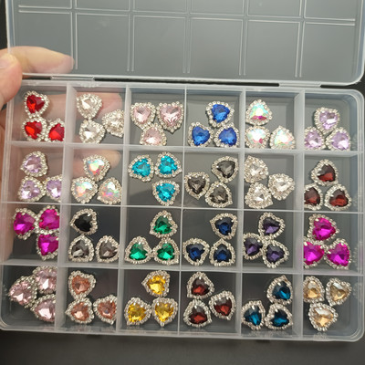 Nail Art Ακρυλικά Λουλούδια Γούρια Κράμα Love Nail Rhinestone Cartoon Αφαιρούμενα fuzz Χριστουγεννιάτικα διακοσμητικά DIY Αξεσουάρ μανικιούρ