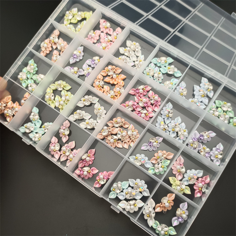 Nail Art Ακρυλικά Λουλούδια Γούρια Κράμα Love Nail Rhinestone Cartoon Αφαιρούμενα fuzz Χριστουγεννιάτικα διακοσμητικά DIY Αξεσουάρ μανικιούρ