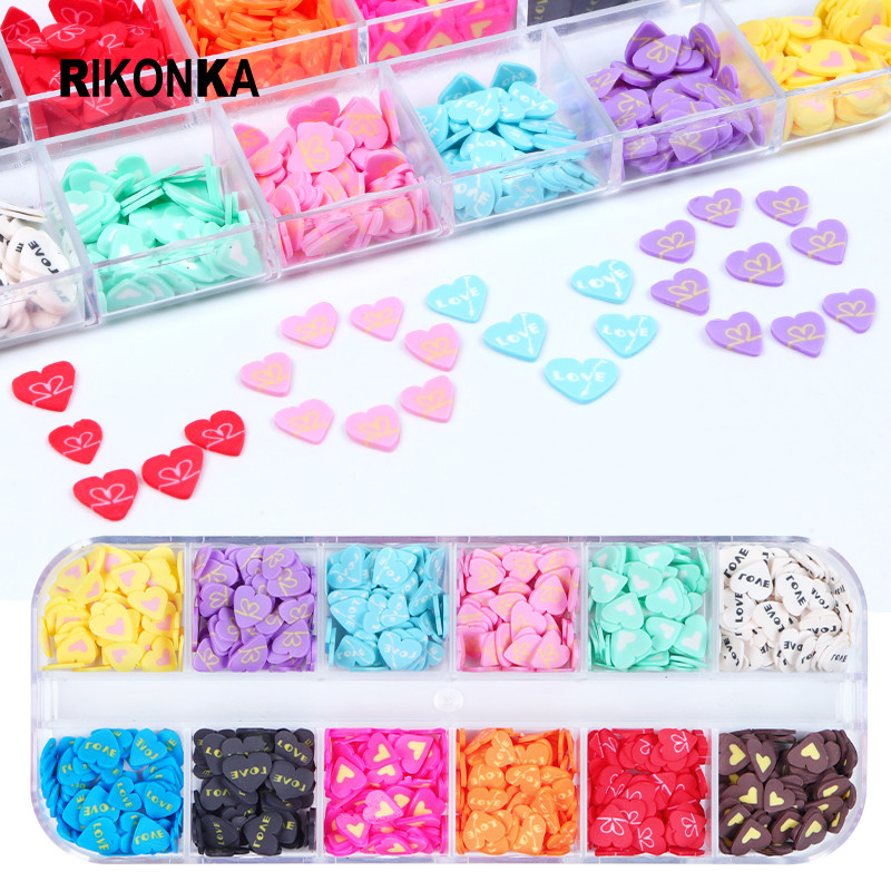 1Szett Love Heart Flake Nail Art flitterek Szerszámkészlet Valentin-napi agyag szeletelt barkácsoláshoz manikűr Kiegészítők Köröm Dekoráció Kellékek