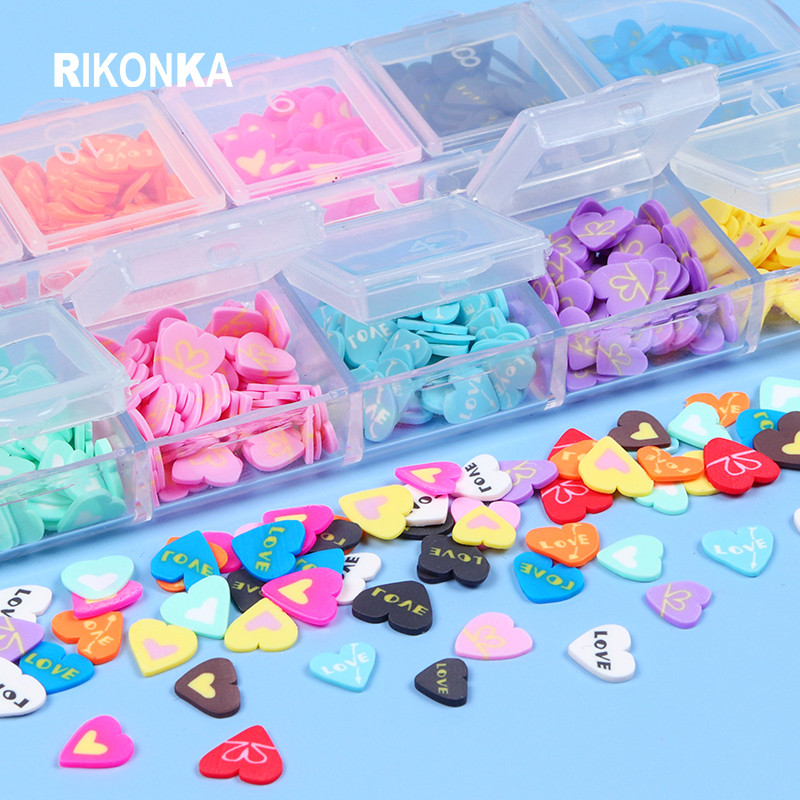 1Szett Love Heart Flake Nail Art flitterek Szerszámkészlet Valentin-napi agyag szeletelt barkácsoláshoz manikűr Kiegészítők Köröm Dekoráció Kellékek