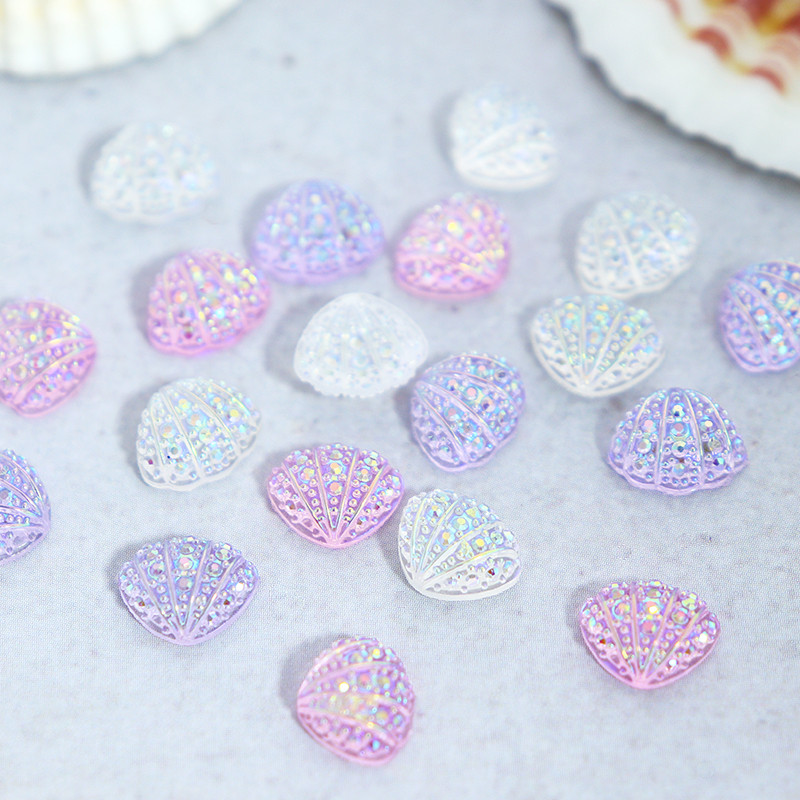 30 vnt AB skaidraus mažyčio apvalkalo plokščio dugno Kalnų krištolinio nagų dailės žavesio priedai 3D dervos akmens dalys, skirtos nagų dekoravimui „pasidaryk pats“