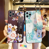 skirtas iPhone 14 riešo dirželio dėklui Prabangus 3D reljefinis fotoaparato apsauginis minkštas stovo dangtelis, skirtas iPhone 13 12 11 Pro Max SE2020 XR XS Max 7 8