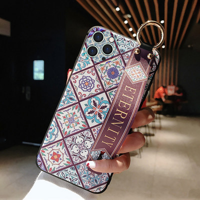 skirtas iPhone 14 riešo dirželio dėklui Prabangus 3D reljefinis fotoaparato apsauginis minkštas stovo dangtelis, skirtas iPhone 13 12 11 Pro Max SE2020 XR XS Max 7 8