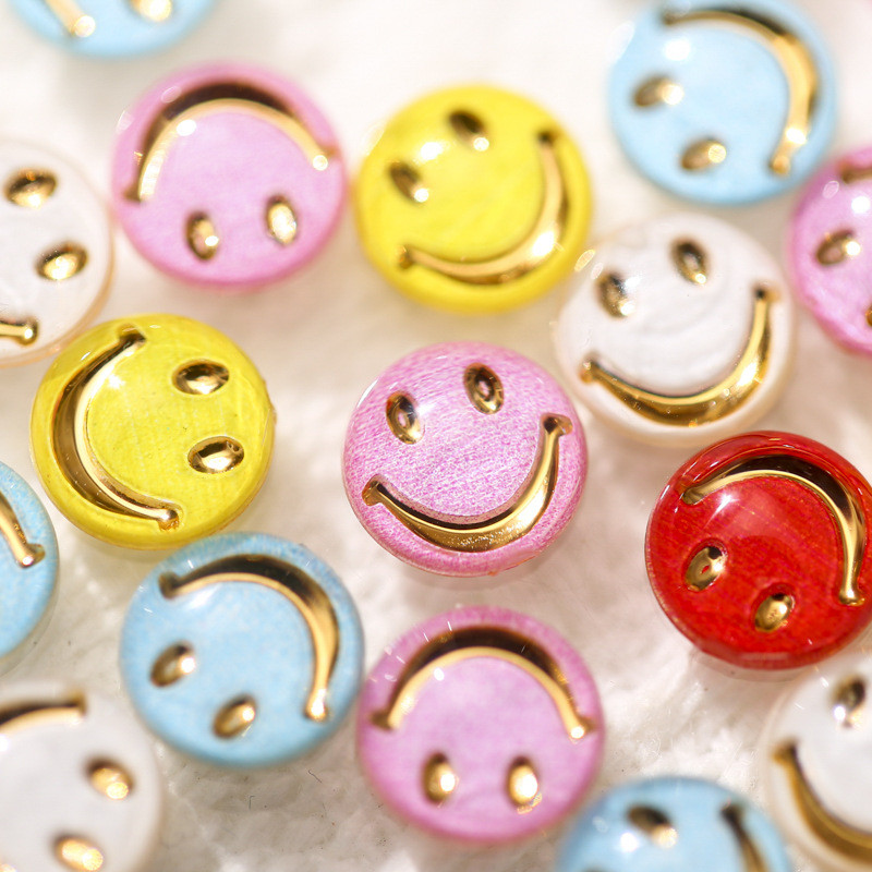 20db Kawaii Smiley Nail Art Charms Alkatrészek Smile 3D Relief Kiegészítők Körömdíszek Barkács Manikűr Professzionális Strasszok