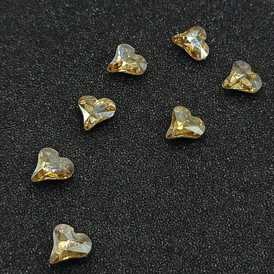 Nagų dailė Kalnų krištolas smailia apačia kreiva širdis klasikinis krištolinio stiklo modeliavimas 8 mm 3D nagų puošimas „pasidaryk pats“