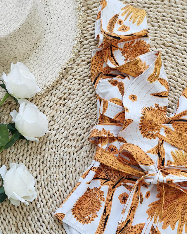 Sling kupaći kostim s V-izrezom, nabrani, uski, dvodijelni bikini visokog struka, otvorenih leđa, seksi elegantna blagdanska odjeća za plažu