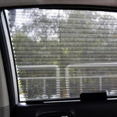 Automātiski izvelkamais saulessargs Auto sānu loga siets UV aizsargs Saules žalūzijas Aizkari Aizsargas Saulessargs Aizēnojums Sun E7L6