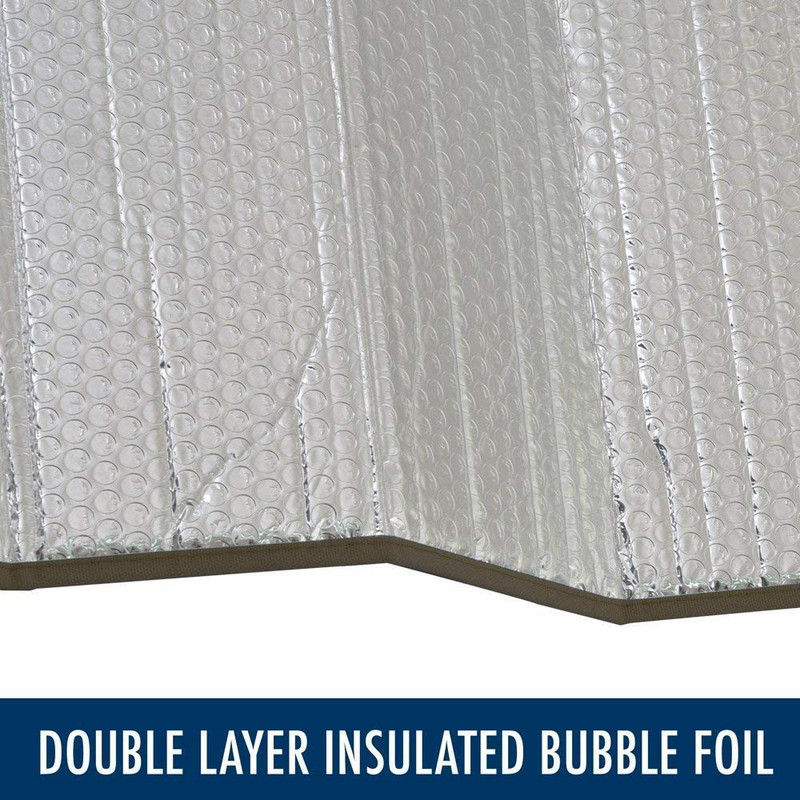 Sieviešu acis ar garām skropstām priekšējā vējstikla ēna grims rozā mirdzoša acu ēnas drukas saliekamais saulessargs sedan kravas apvidus auto