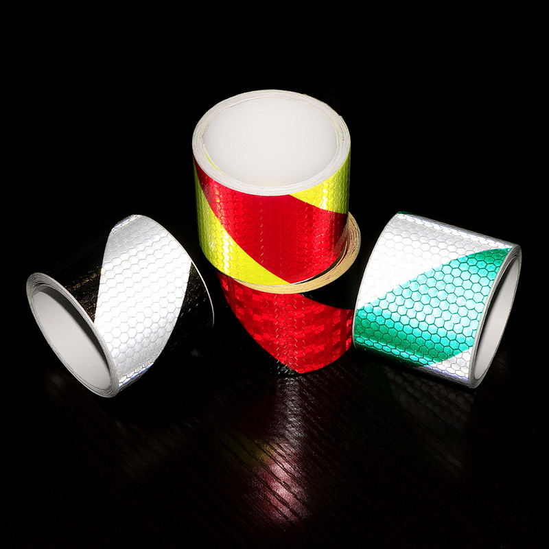 5 cm*5 m-es autóra figyelmeztető csík matricák Automatikus fényvisszaverő védőmatricák Fényvisszaverő fólia Autós biztonsági jelölőszalag Tartozékok