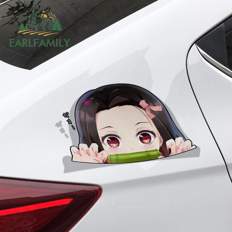 EARLFAMILY Rajzfilm autómatrica Nezuko Kamado Demon Slayer Peeker Big Head Anime vinyl JDM hátsó szélvédő csomagtartó matricákhoz