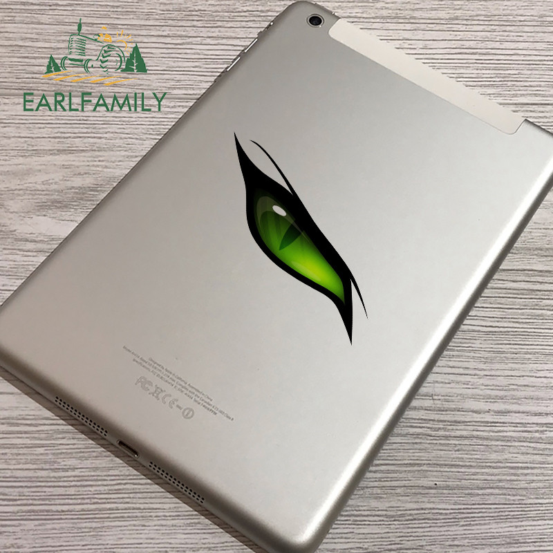 EARLFAMILY 13 cm x 5,9 cm Green Eyes autómatricákhoz laptop karcálló VAN vízálló matrica okklúziós karcolású vinil autófólia