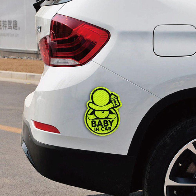 1 db autós személyiség "Baby In Car" Fényvisszaverő baba a fedélzeten Baba az autó ablakában lökhárító dekor matrica vinil matrica aranyos jel