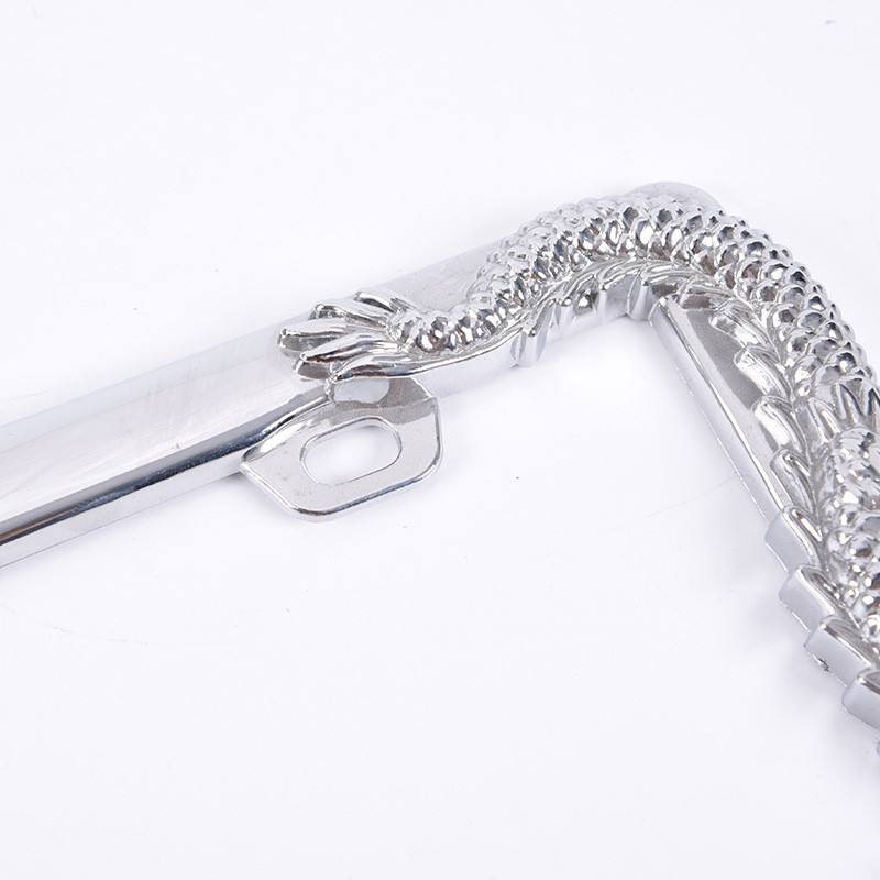 Többcélú rendszámtábla keret Eagle Skull Flame Chain Scorpion Dragon autó dekorációs kiegészítők