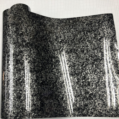 50cm * 100cm până la 600cm Negru Auriu Argintiu Vinil din carbon forjat cu bule de aer Adeziv DIY Autocolant pentru stil de mașină Decal de ambalare