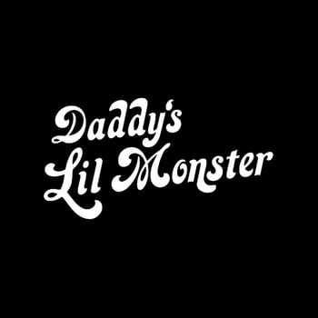 QYPF 15.5CM*8.1CM Funny Daddy\'s Little Monster Винилова декорация Стикер за кола Черен Сребърен C15-2697